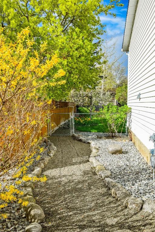 









980


THOMPSON

Road,
Kelowna,




BC
V1X 3X1

