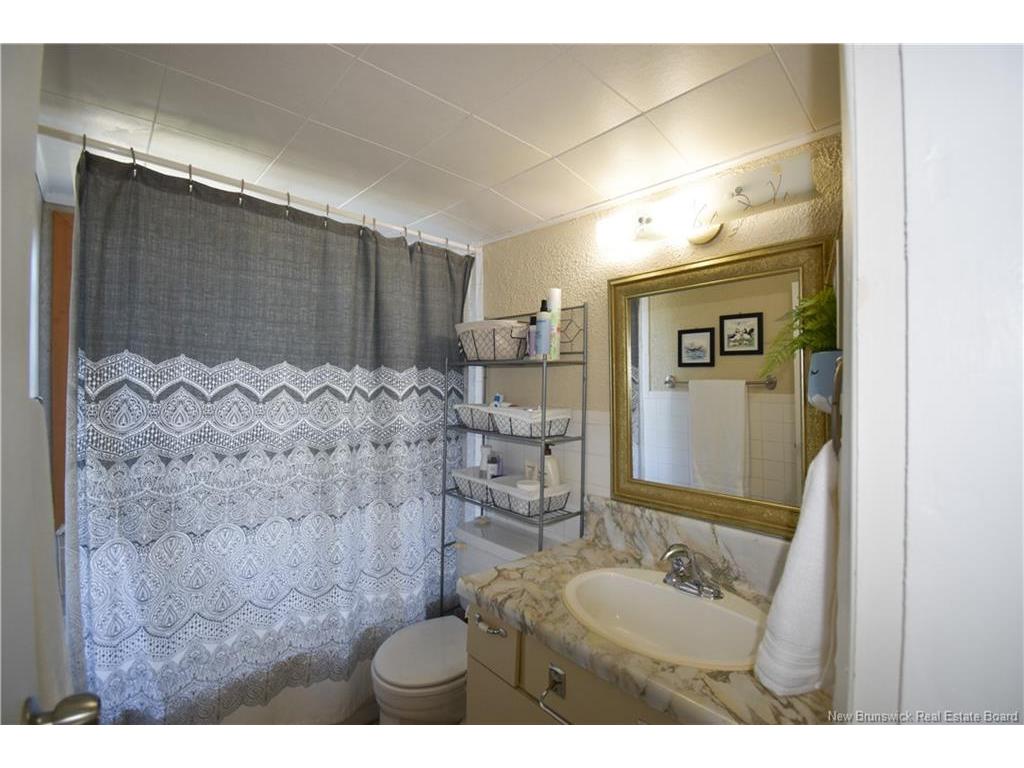 









226


Dumaresq

,
Bathurst,




NB
E2A 1H8

