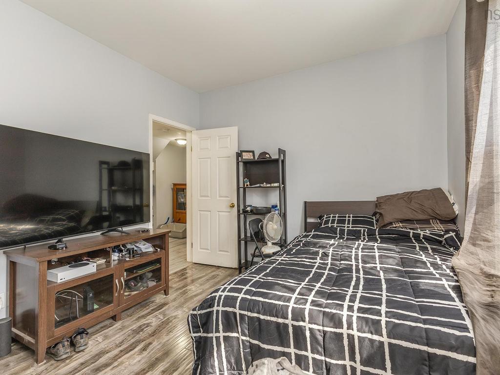 












12 Alice Street

,
Truro,




NS
B2N 2M5

