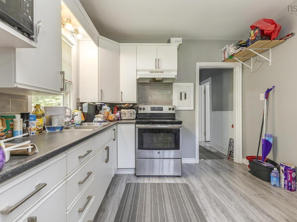 












12 Alice Street

,
Truro,




NS
B2N 2M5

