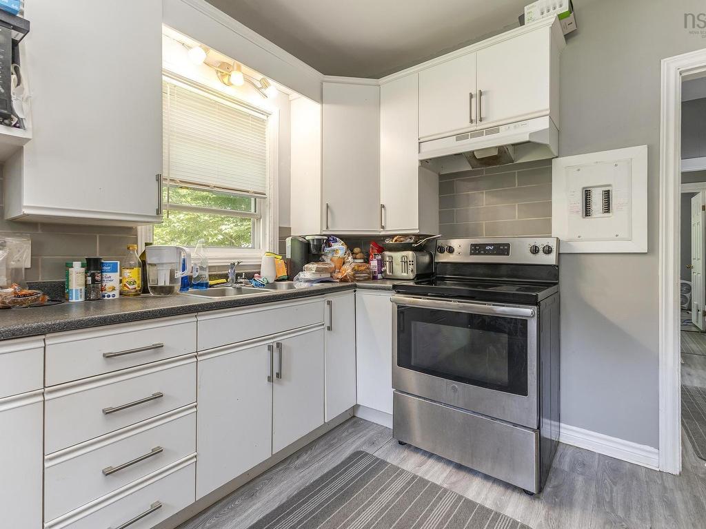 












12 Alice Street

,
Truro,




NS
B2N 2M5

