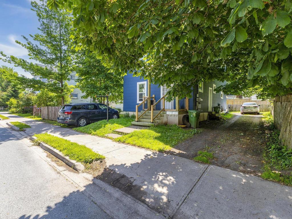 












12 Alice Street

,
Truro,




NS
B2N 2M5


