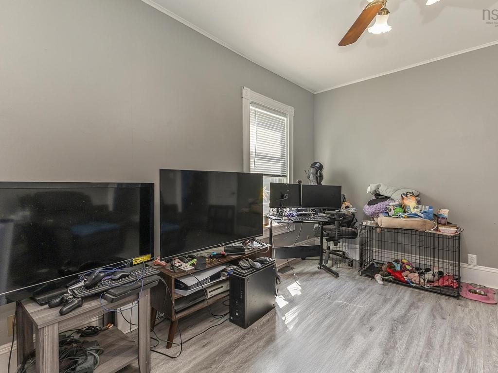 












12 Alice Street

,
Truro,




NS
B2N 2M5

