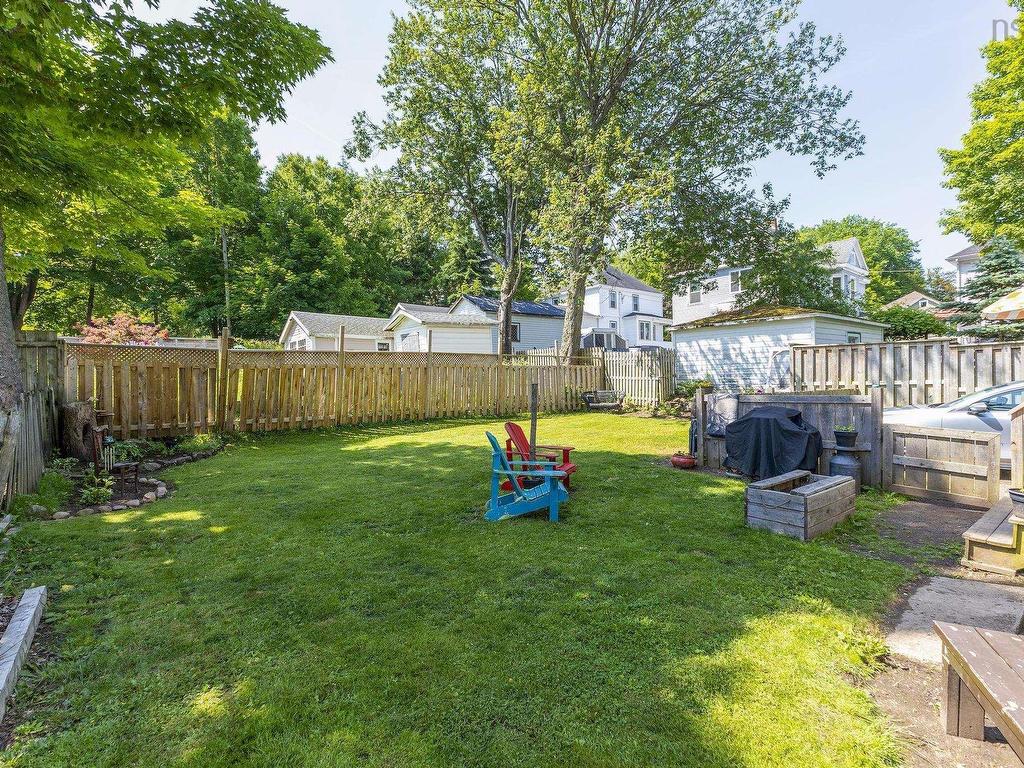 












12 Alice Street

,
Truro,




NS
B2N 2M5

