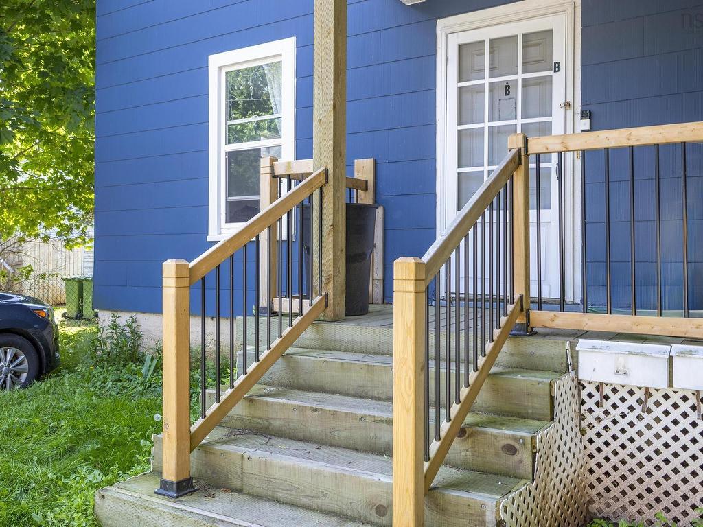 












12 Alice Street

,
Truro,




NS
B2N 2M5

