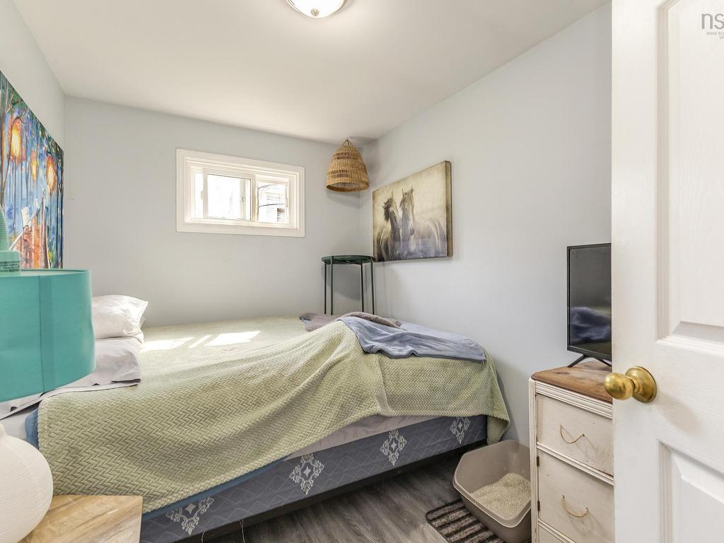 












12 Alice Street

,
Truro,




NS
B2N 2M5

