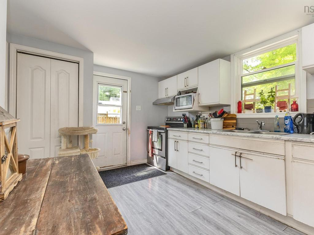 












12 Alice Street

,
Truro,




NS
B2N 2M5

