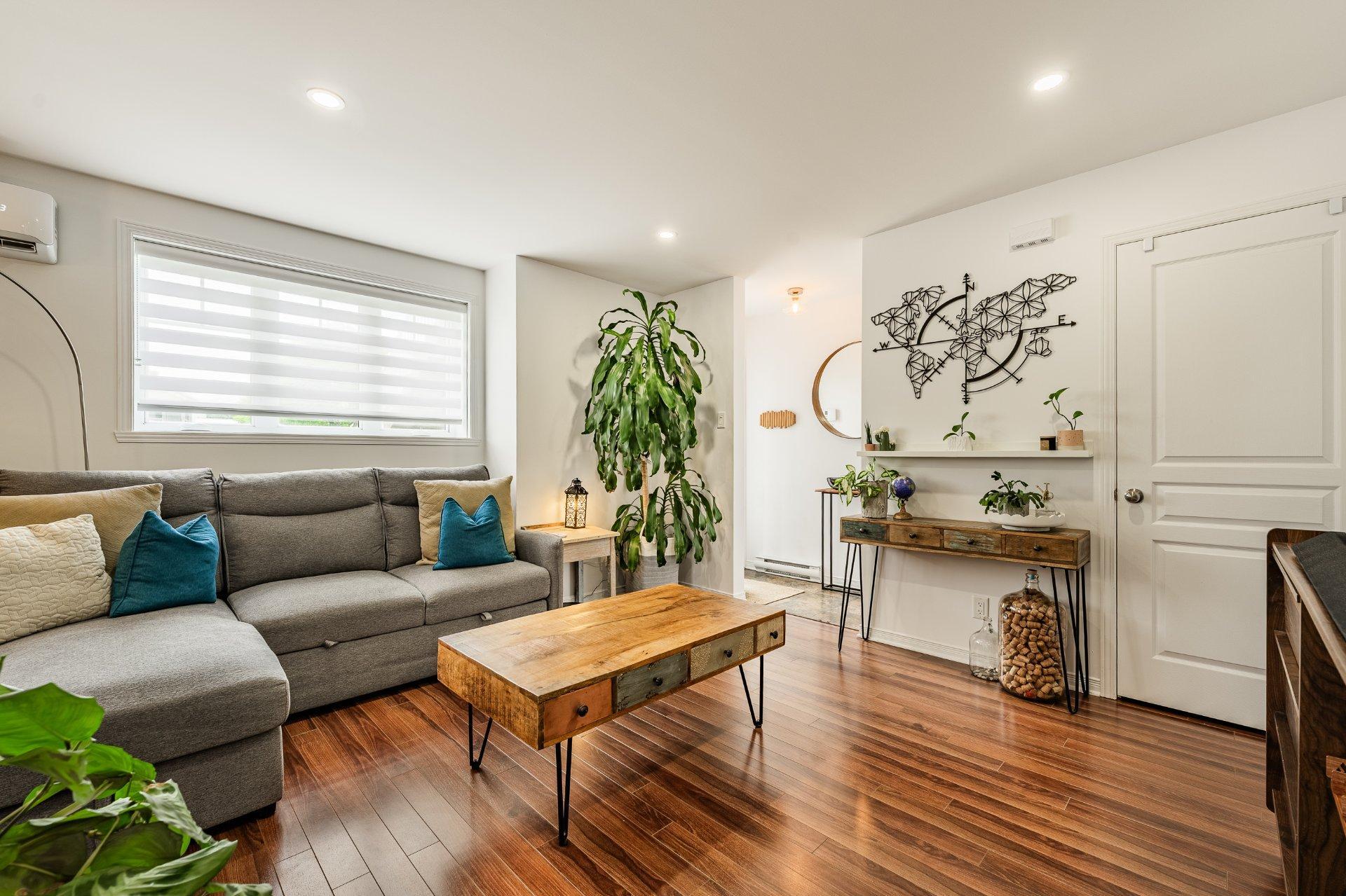 









246


Rue du Cardinal

,
Saint-Amable,




QC
J0L1N0

