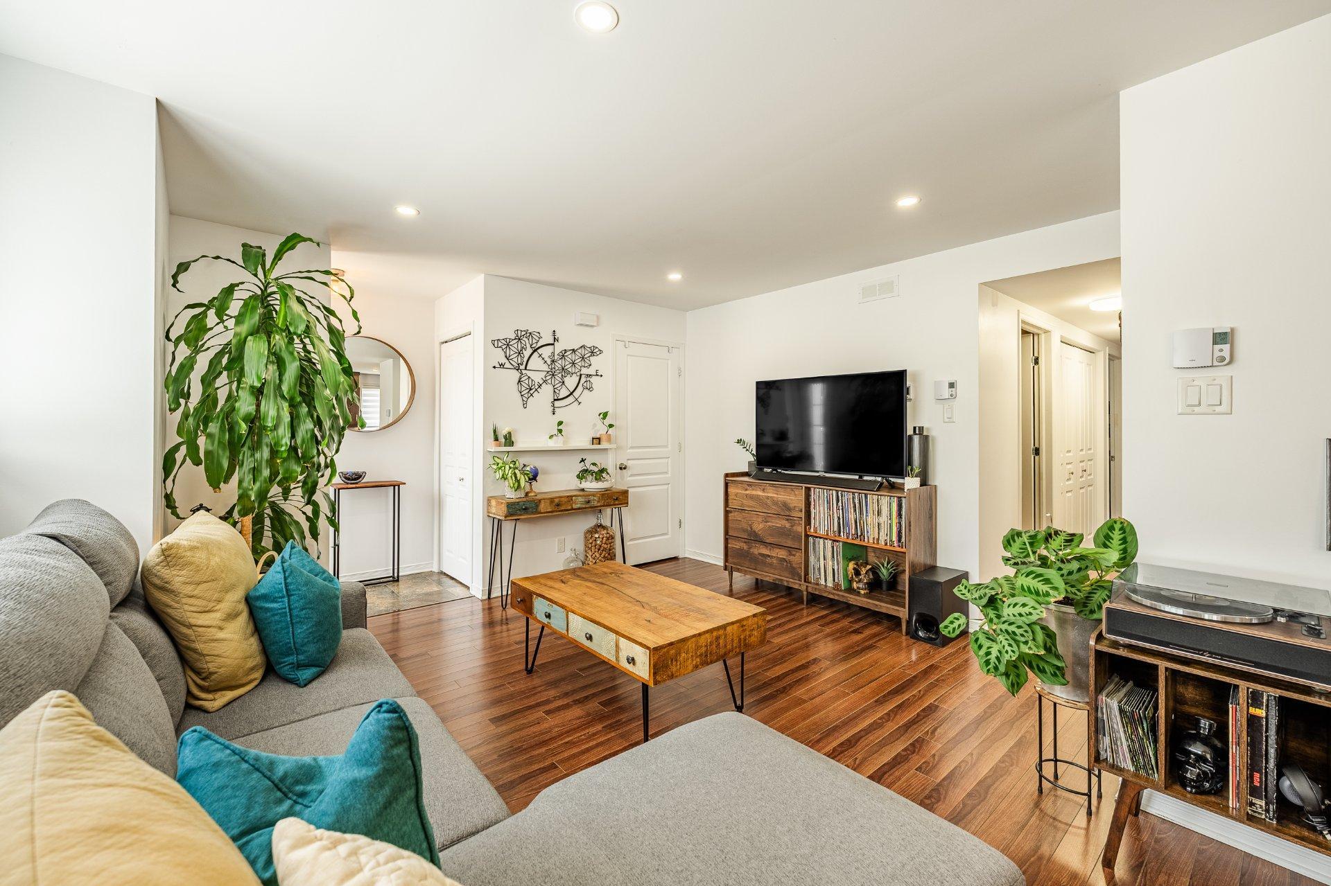









246


Rue du Cardinal

,
Saint-Amable,




QC
J0L1N0

