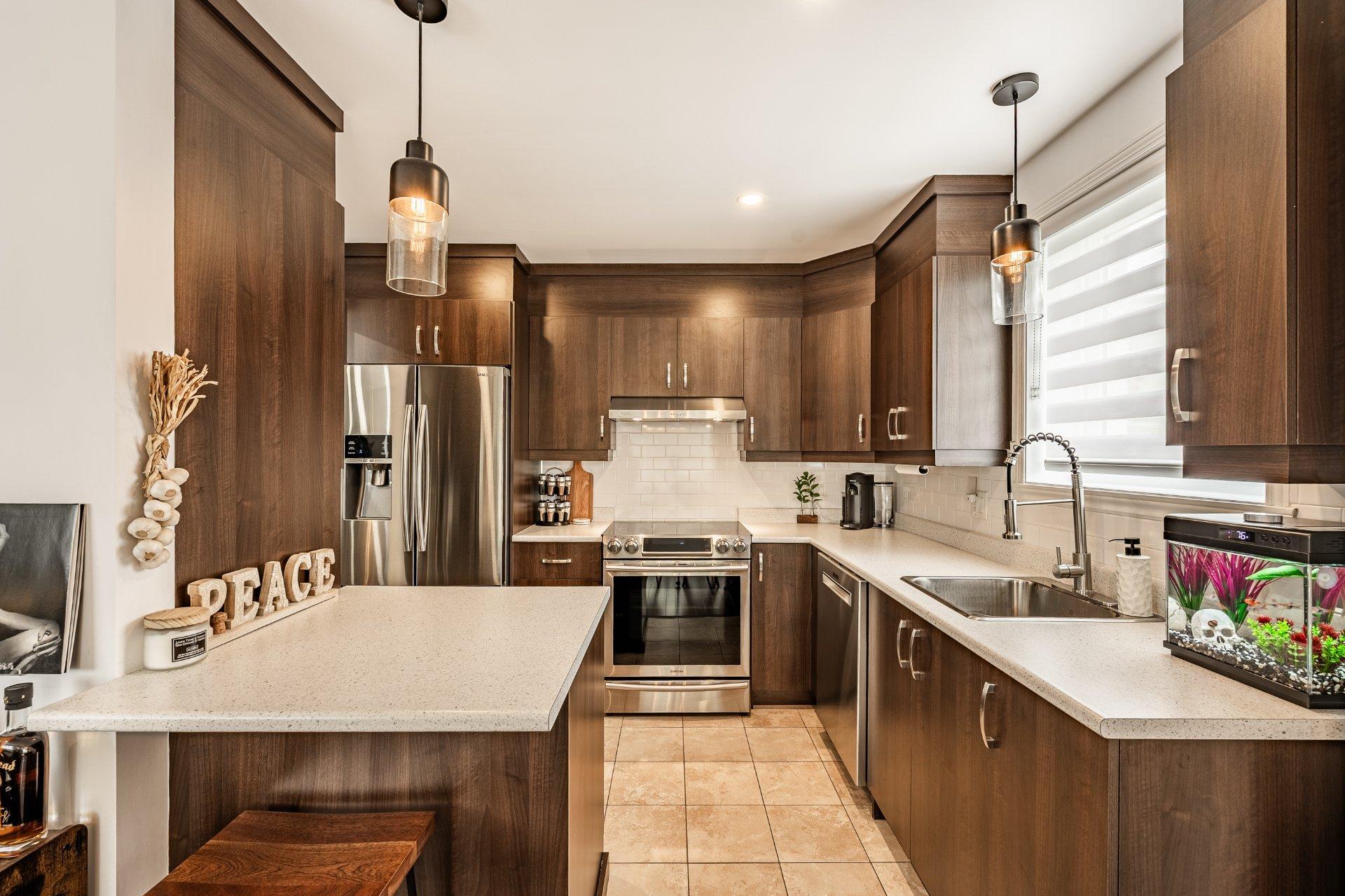 









246


Rue du Cardinal

,
Saint-Amable,




QC
J0L1N0

