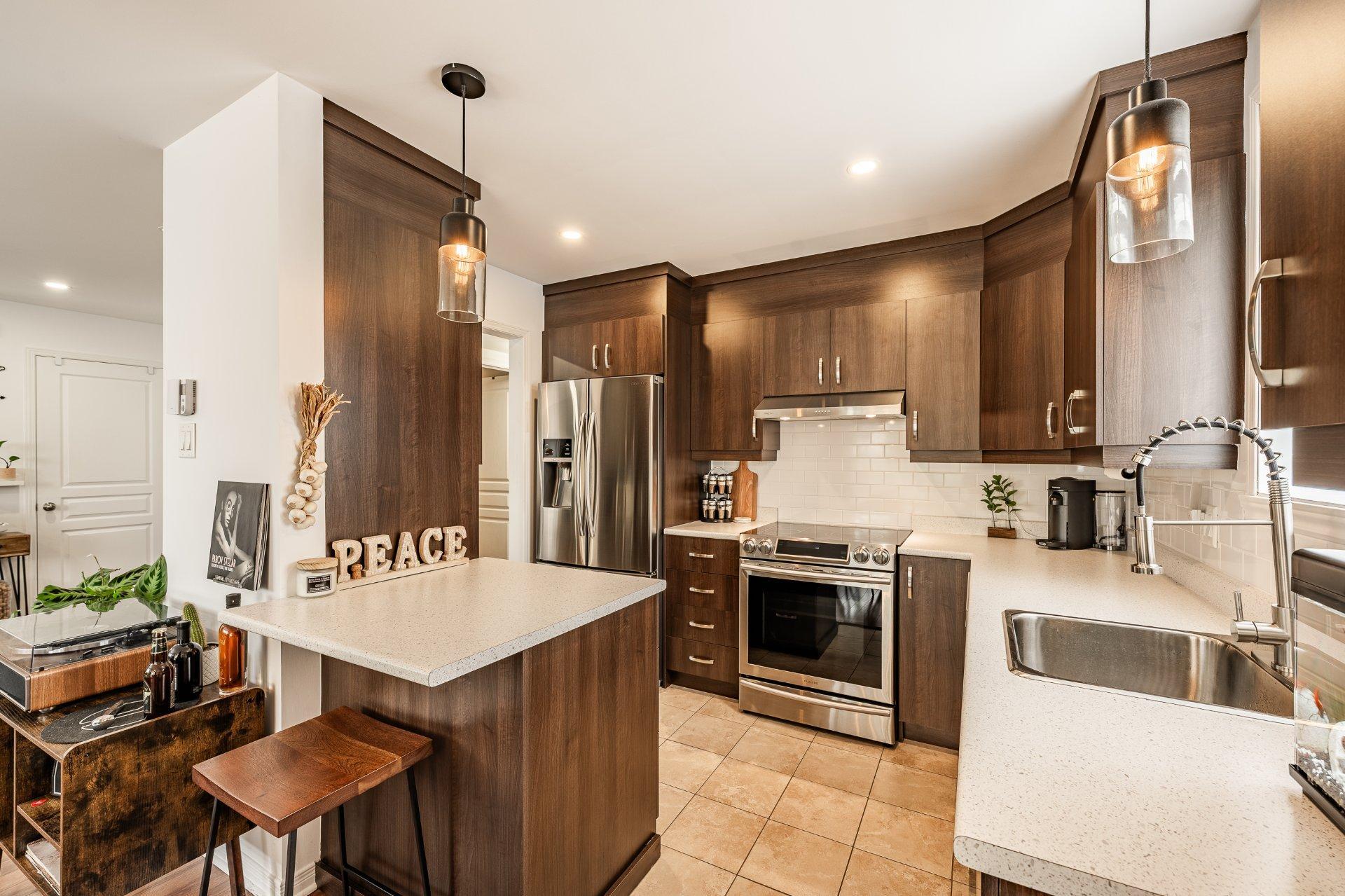 









246


Rue du Cardinal

,
Saint-Amable,




QC
J0L1N0

