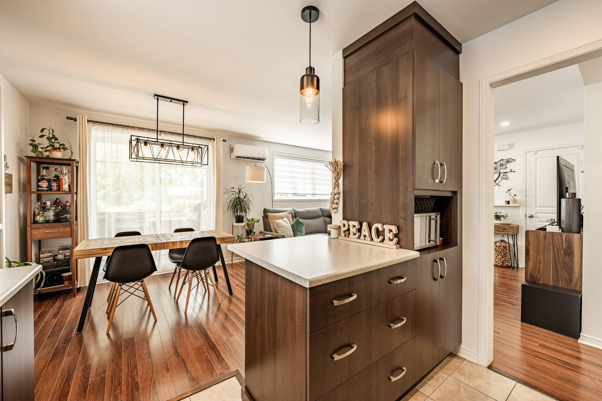 









246


Rue du Cardinal

,
Saint-Amable,




QC
J0L1N0

