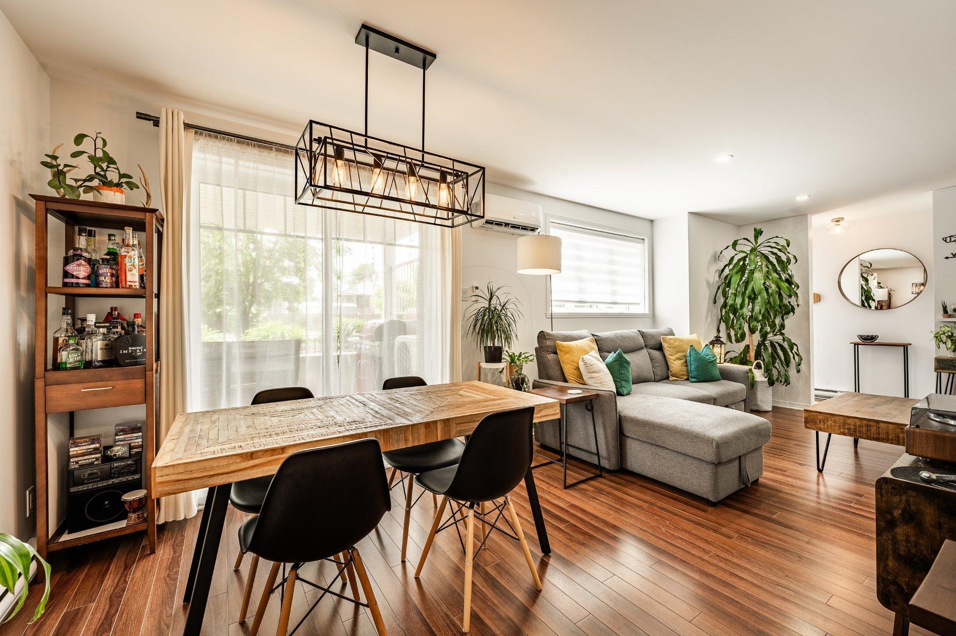 









246


Rue du Cardinal

,
Saint-Amable,




QC
J0L1N0

