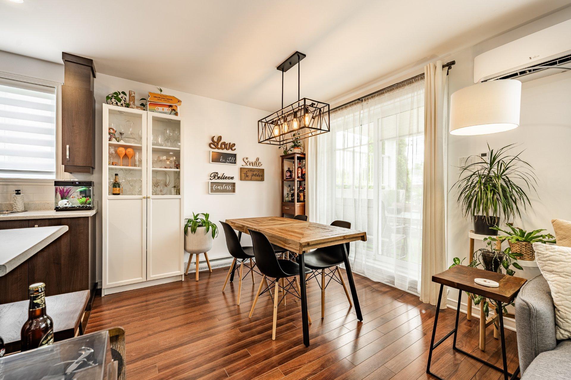 









246


Rue du Cardinal

,
Saint-Amable,




QC
J0L1N0

