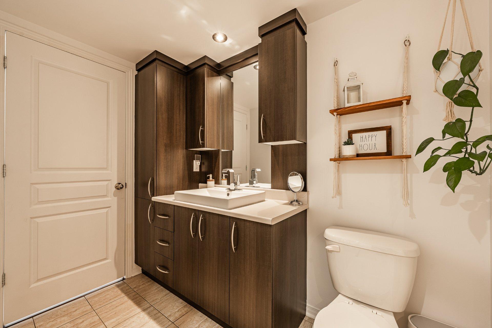 









246


Rue du Cardinal

,
Saint-Amable,




QC
J0L1N0

