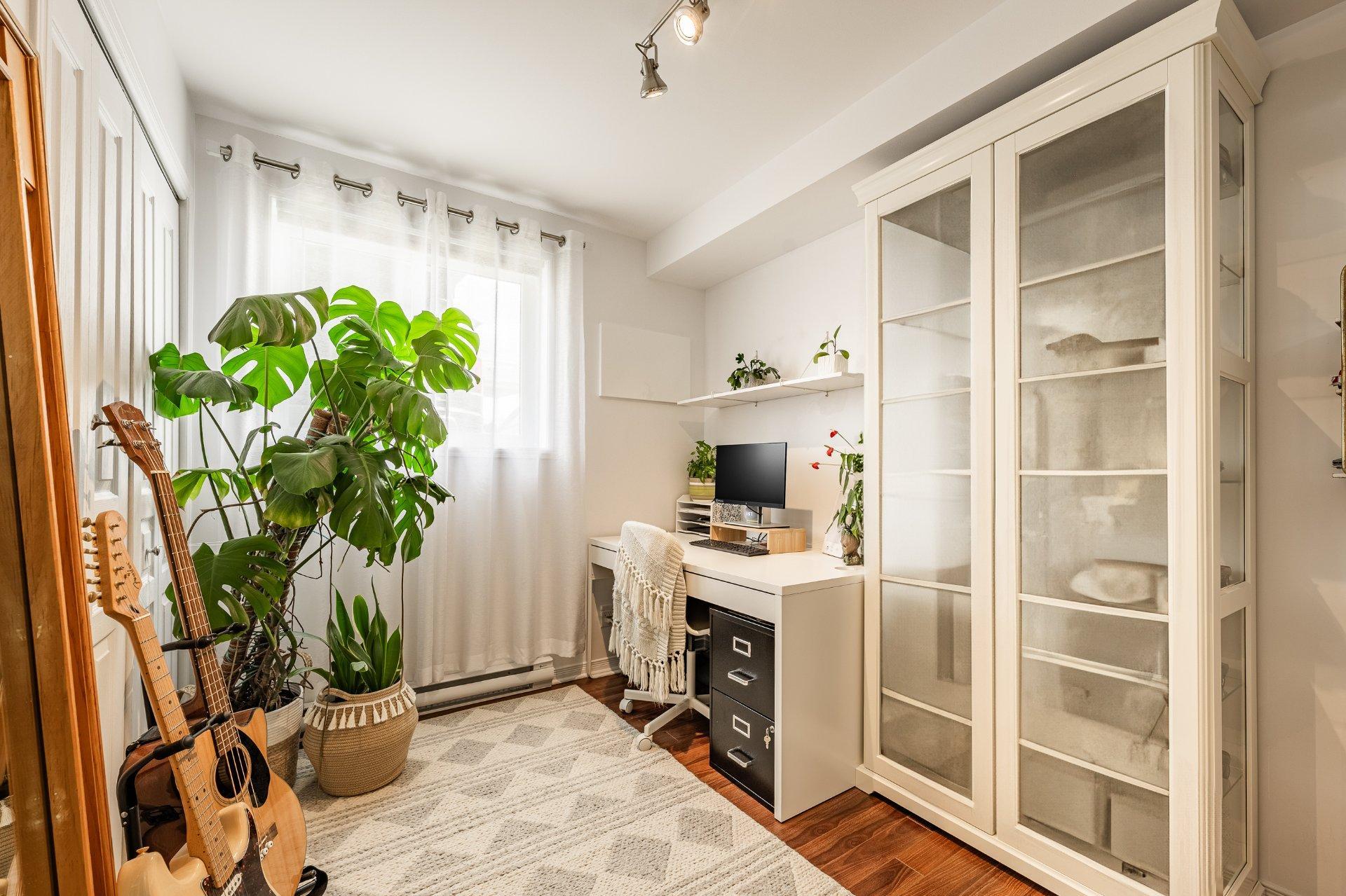 









246


Rue du Cardinal

,
Saint-Amable,




QC
J0L1N0

