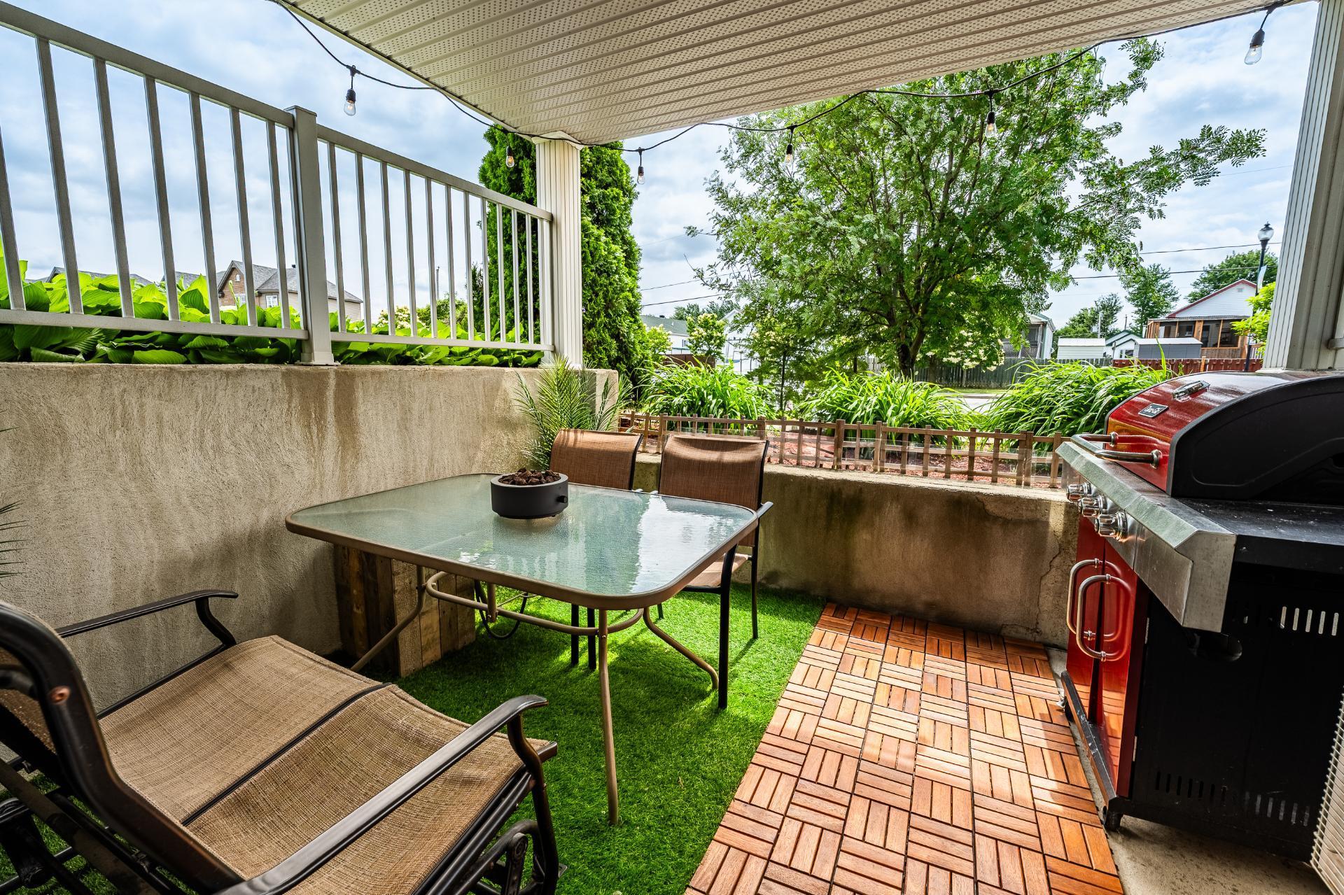 









246


Rue du Cardinal

,
Saint-Amable,




QC
J0L1N0


