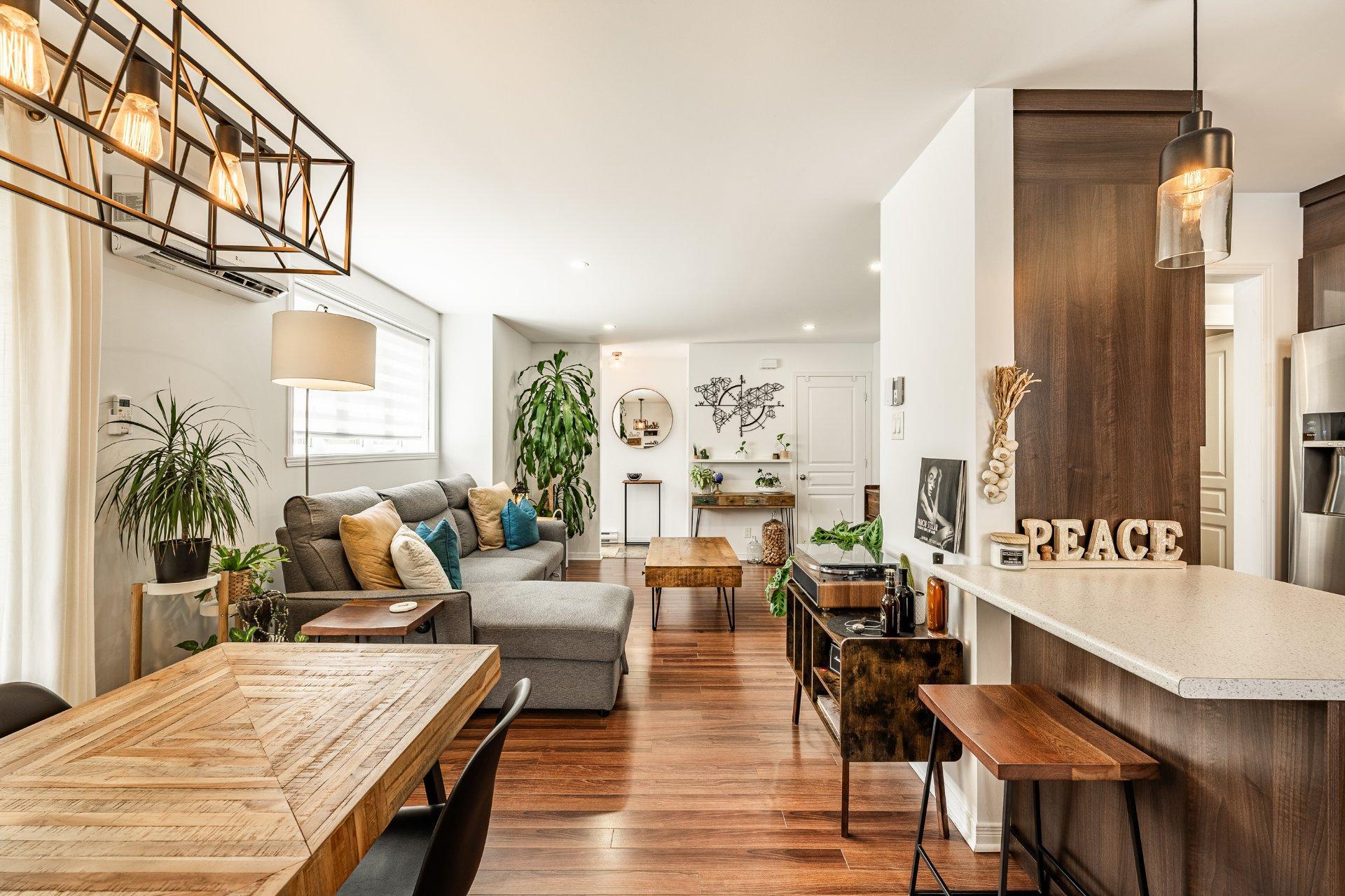 









246


Rue du Cardinal

,
Saint-Amable,




QC
J0L1N0

