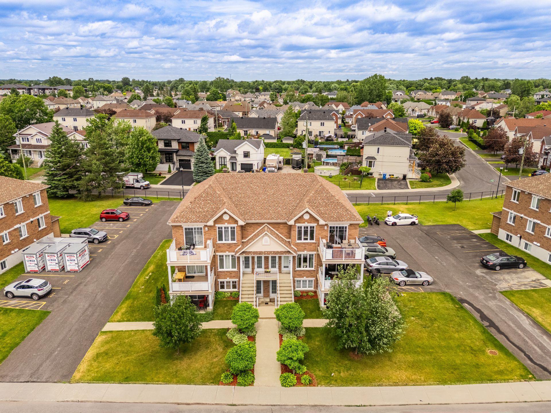 









246


Rue du Cardinal

,
Saint-Amable,




QC
J0L1N0


