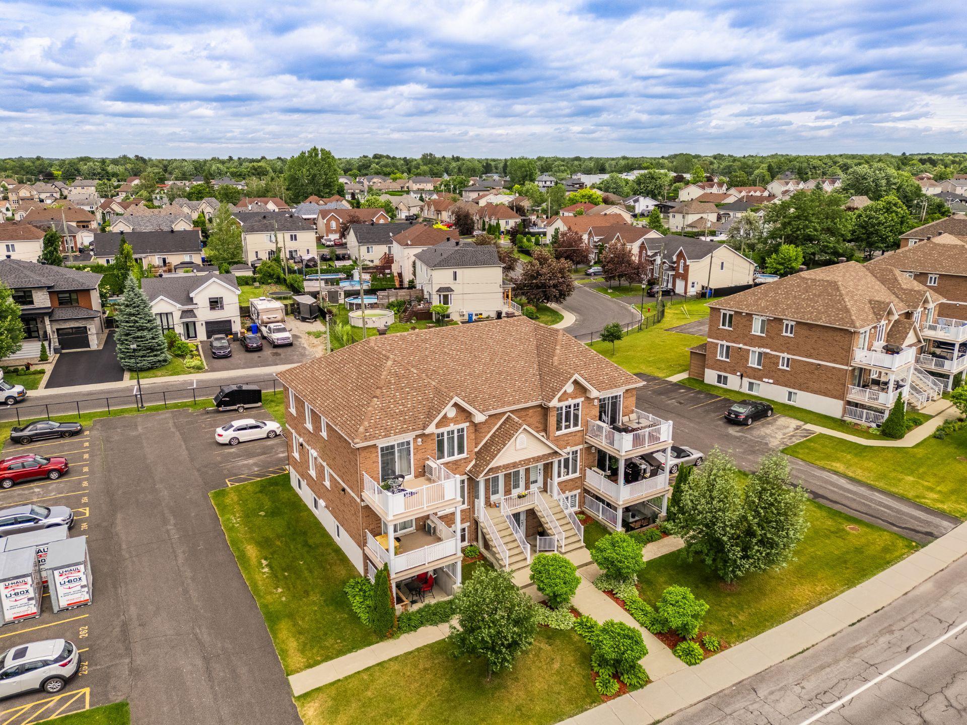 









246


Rue du Cardinal

,
Saint-Amable,




QC
J0L1N0

