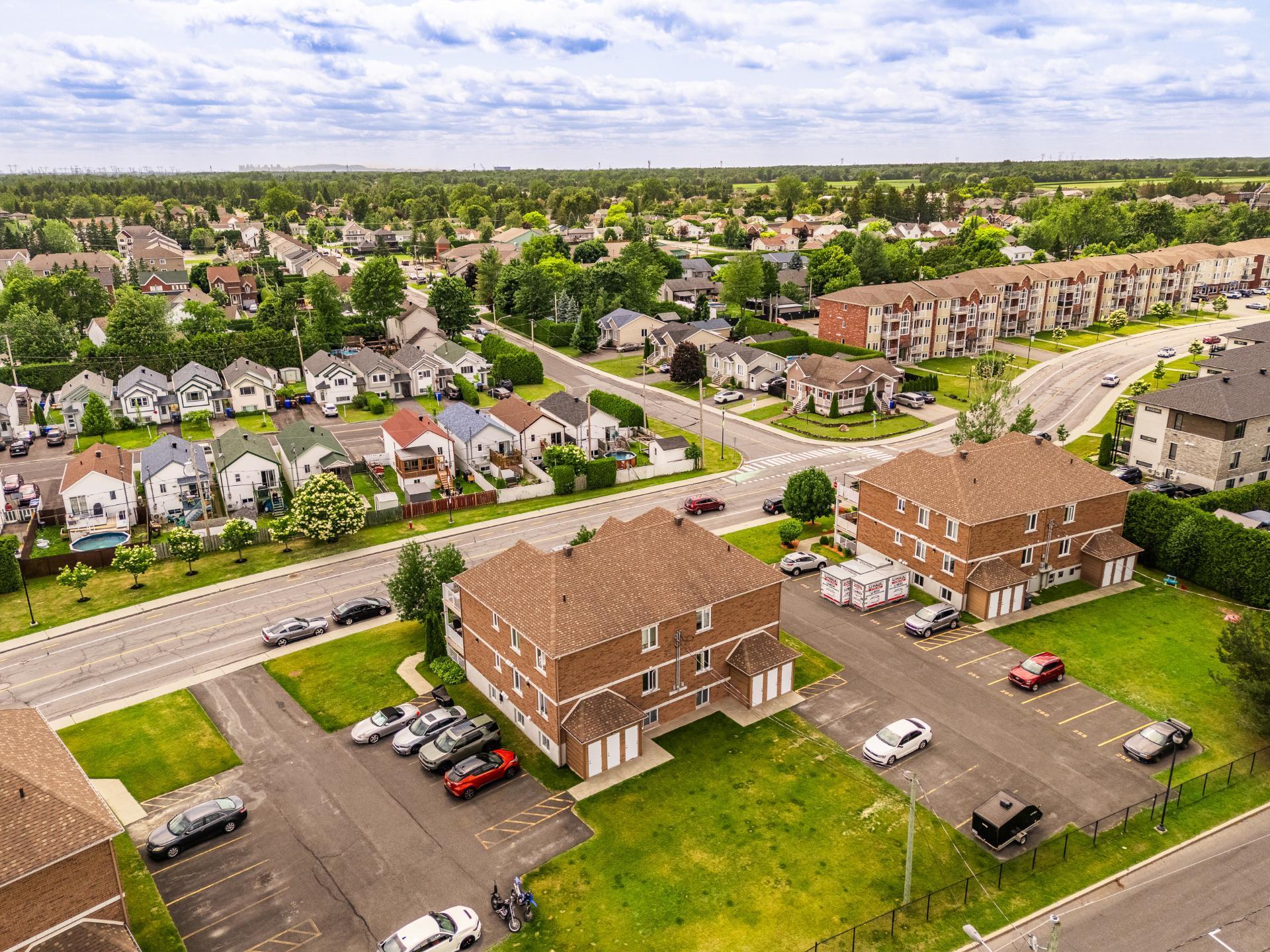 









246


Rue du Cardinal

,
Saint-Amable,




QC
J0L1N0

