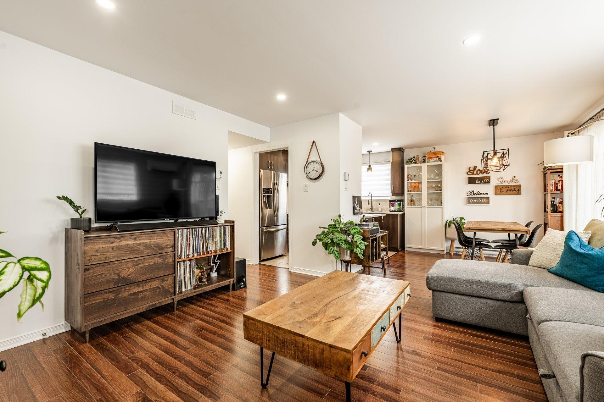 









246


Rue du Cardinal

,
Saint-Amable,




QC
J0L1N0

