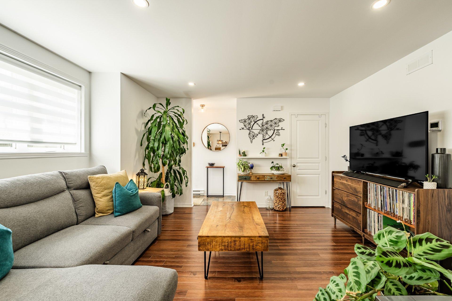 









246


Rue du Cardinal

,
Saint-Amable,




QC
J0L1N0

