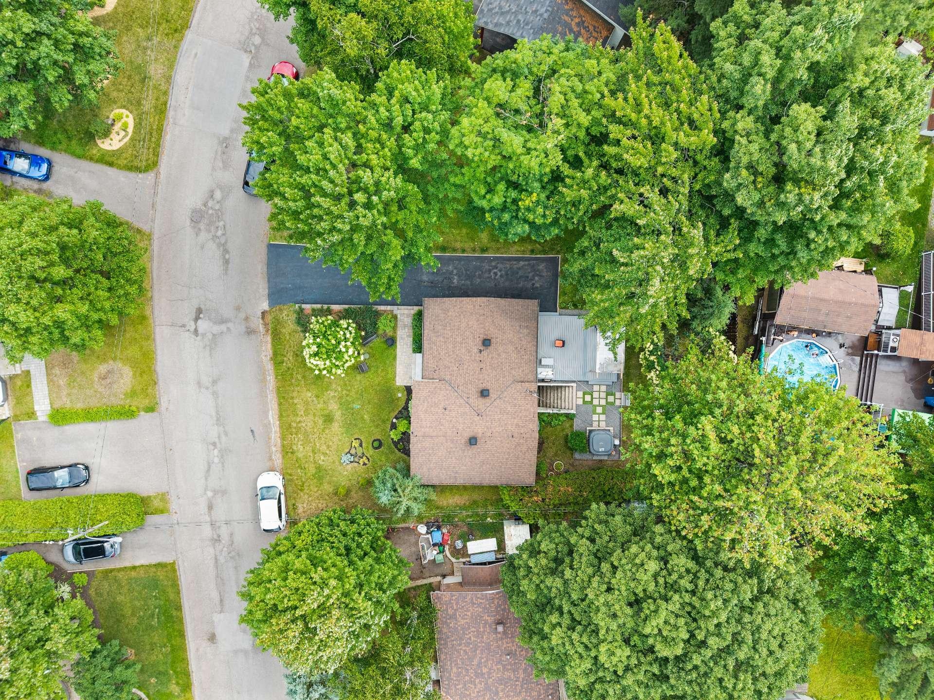 









904


Rue Guy

,
Saint-Jérôme,




QC
J5L1P3

