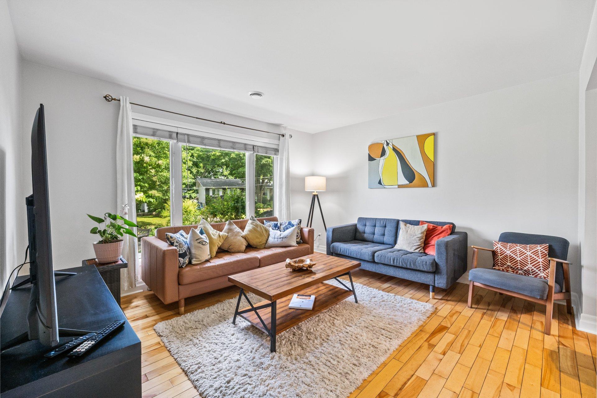 









904


Rue Guy

,
Saint-Jérôme,




QC
J5L1P3


