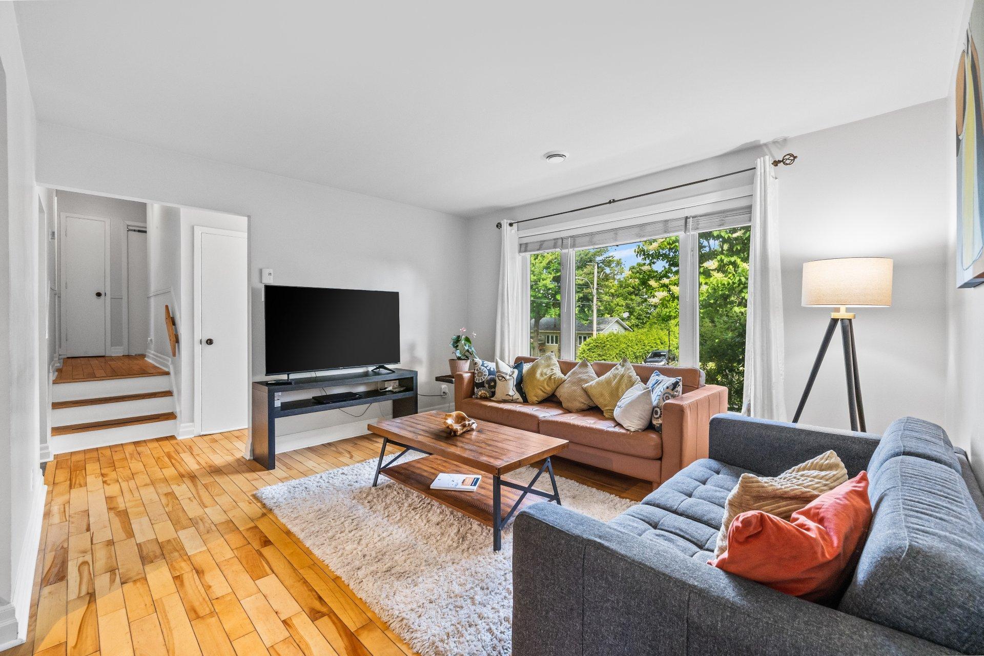 









904


Rue Guy

,
Saint-Jérôme,




QC
J5L1P3

