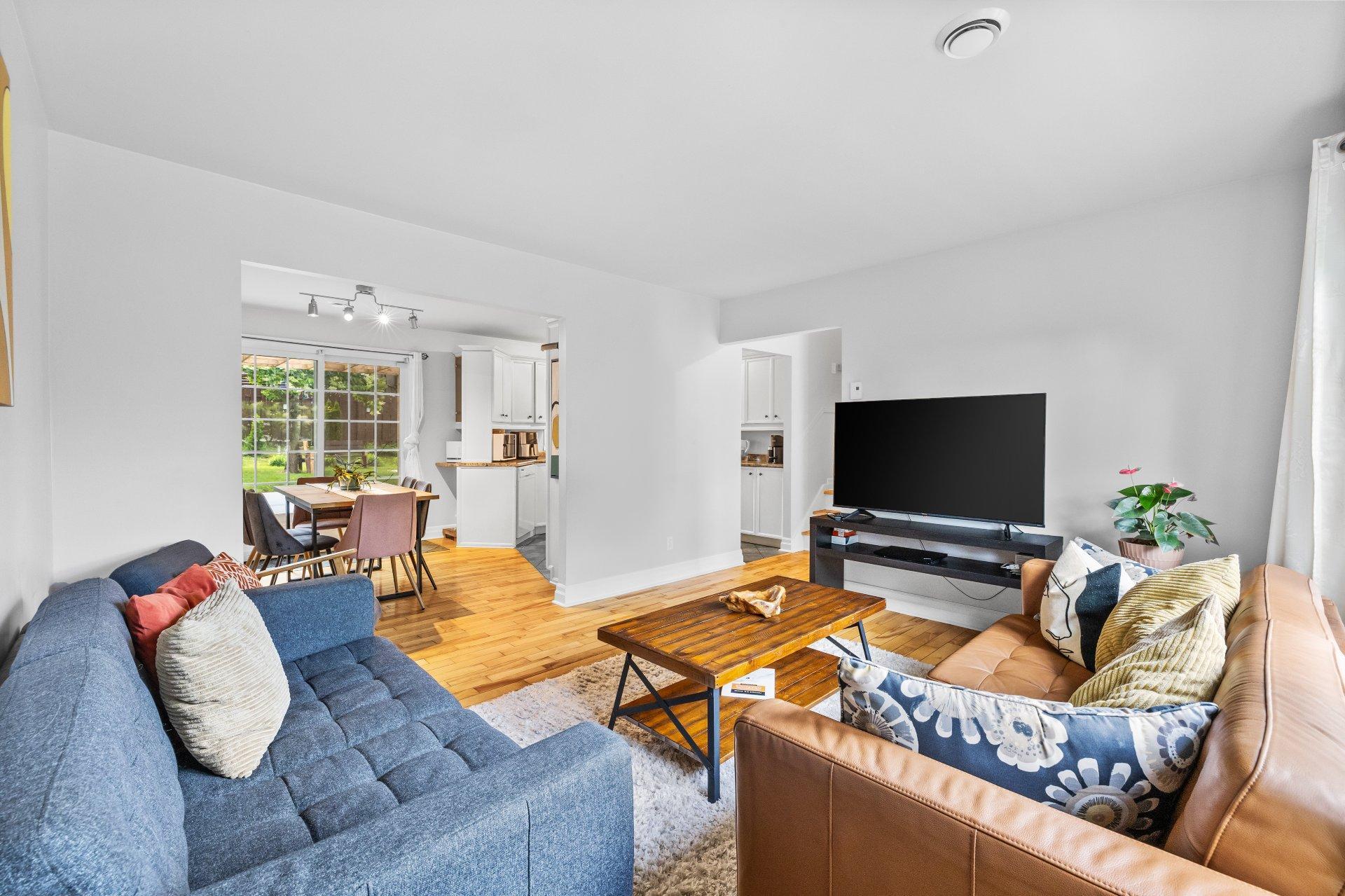 









904


Rue Guy

,
Saint-Jérôme,




QC
J5L1P3

