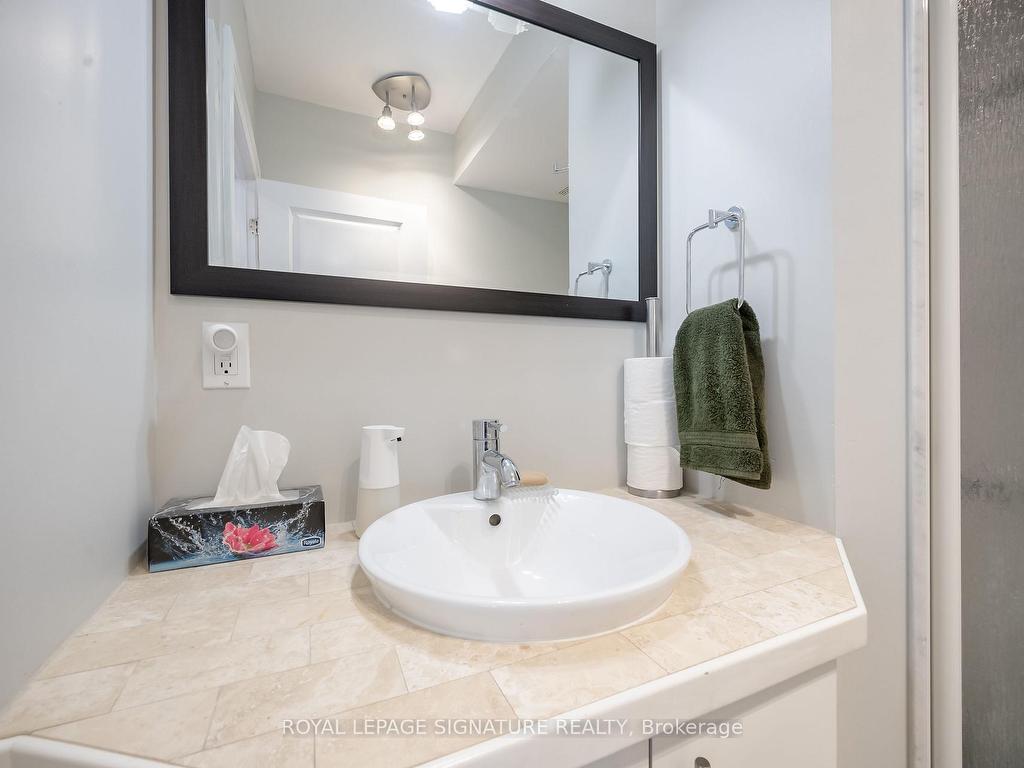 









473


Dupont

Street, 3,
Toronto,




ON
M6G 1Y6

