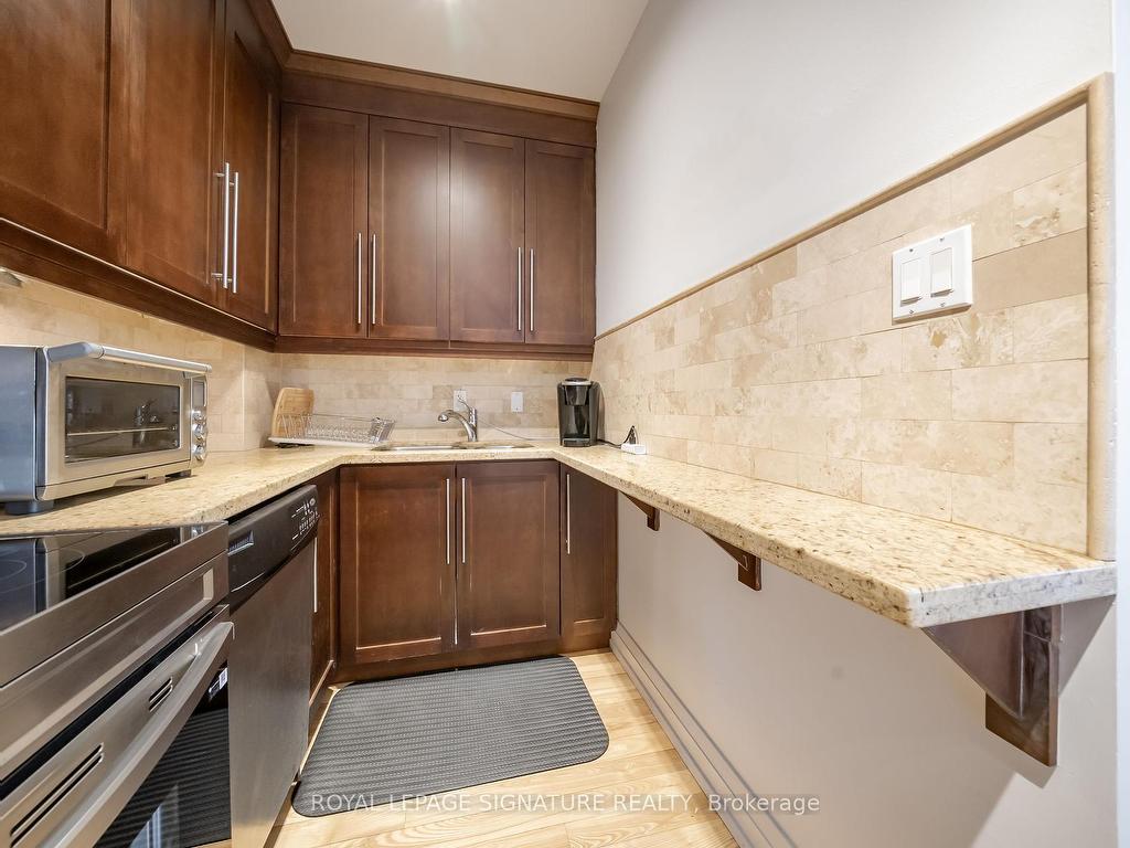 









473


Dupont

Street, 3,
Toronto,




ON
M6G 1Y6


