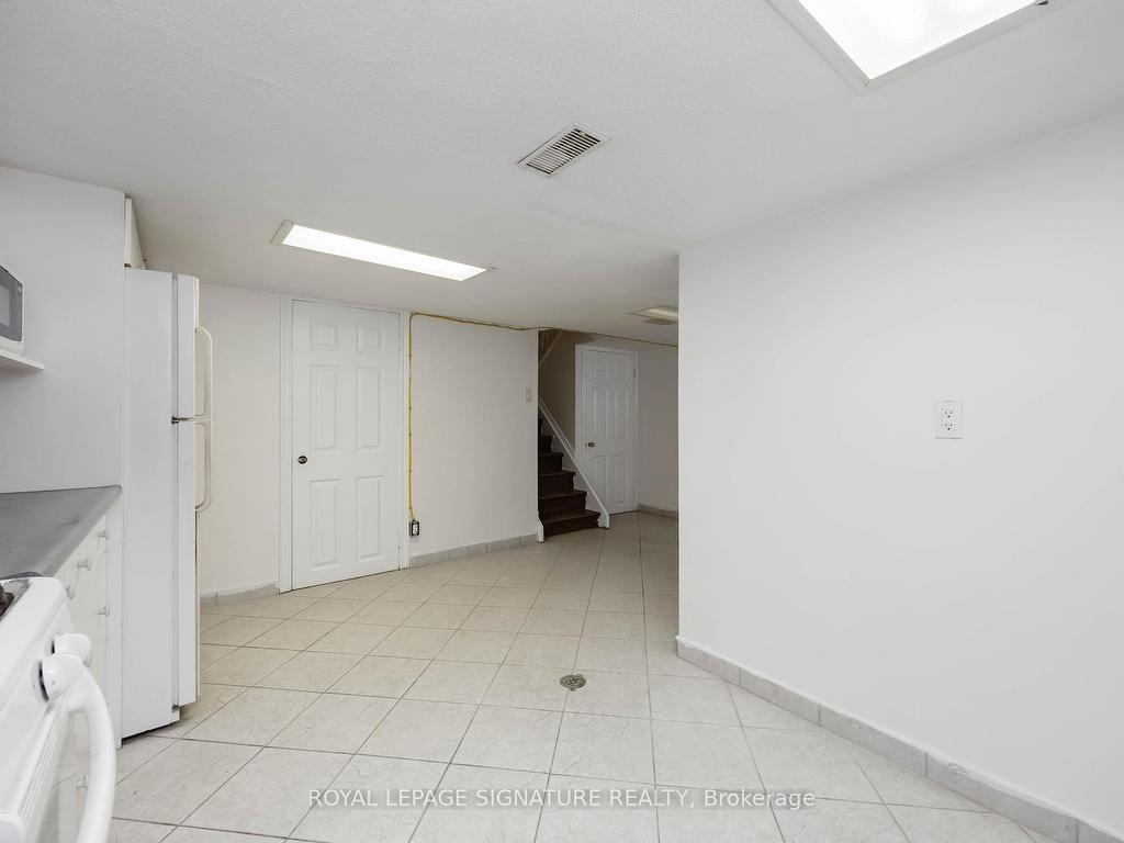 









42


Carr

Street,
Toronto,




ON
M5T 1B5

