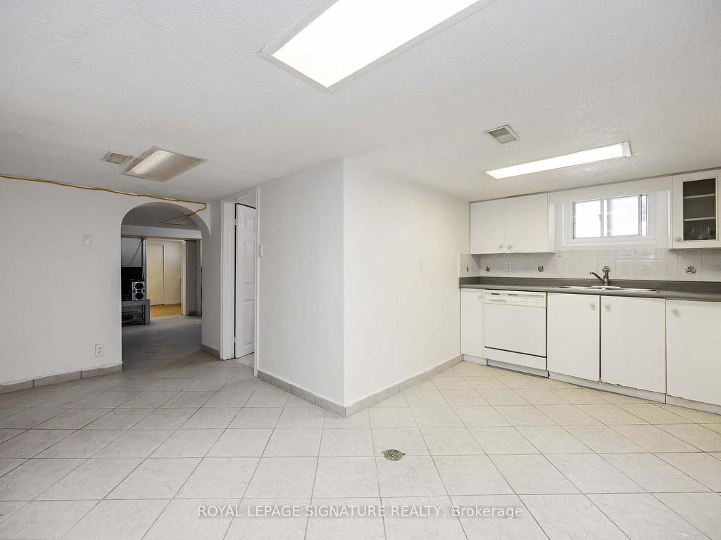 









42


Carr

Street,
Toronto,




ON
M5T 1B5

