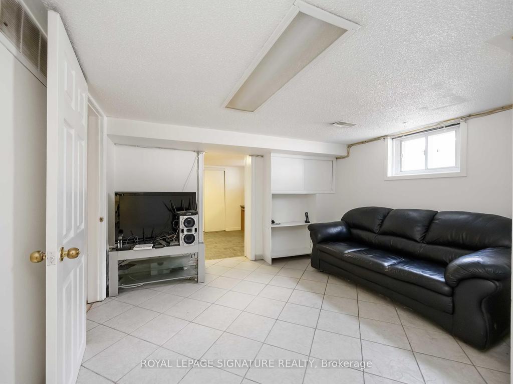









42


Carr

Street,
Toronto,




ON
M5T 1B5

