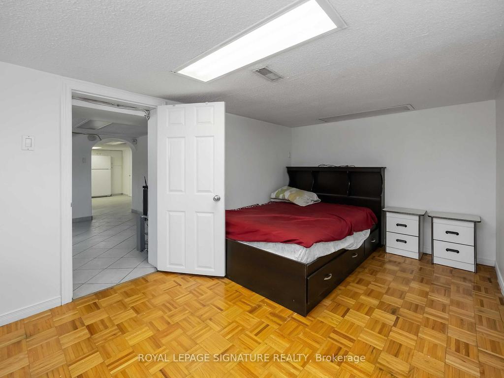 









42


Carr

Street,
Toronto,




ON
M5T 1B5

