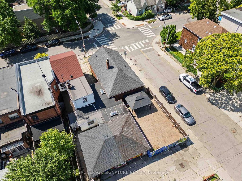 









42


Carr

Street,
Toronto,




ON
M5T 1B5

