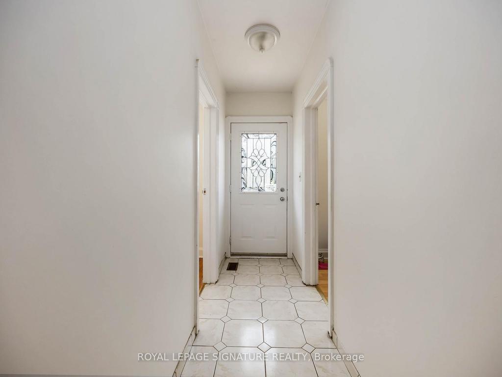 









42


Carr

Street,
Toronto,




ON
M5T 1B5

