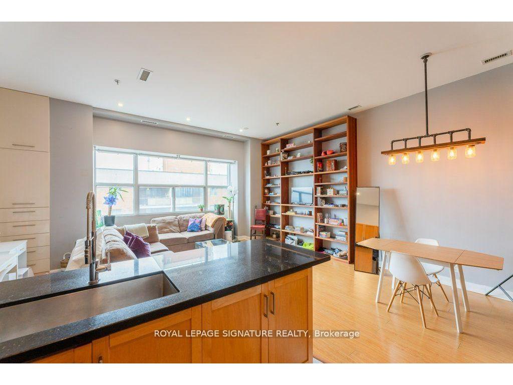 









700


King

Street West, 801,
Toronto,




ON
M5V 2Y6

