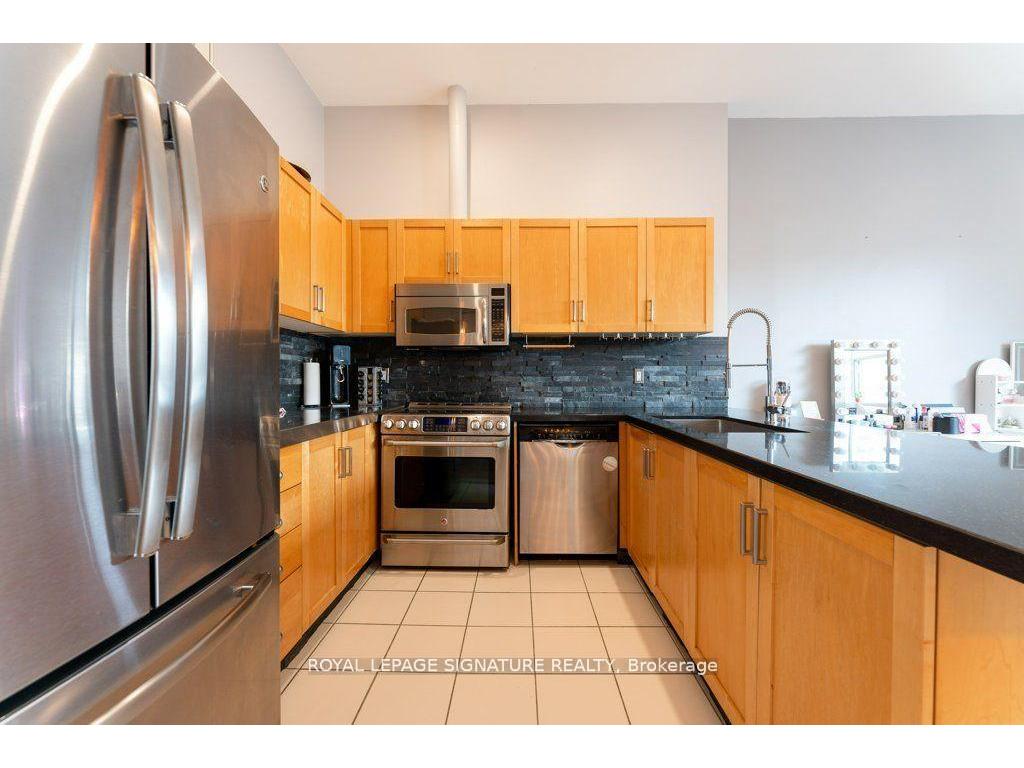 









700


King

Street West, 801,
Toronto,




ON
M5V 2Y6

