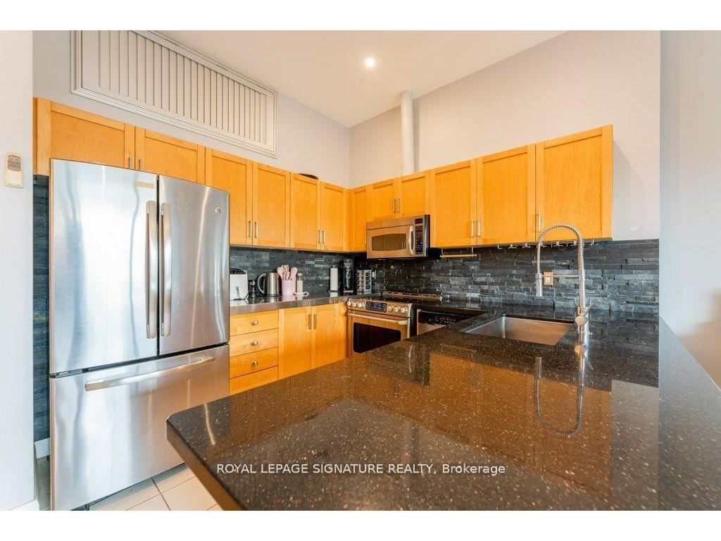 









700


King

Street West, 801,
Toronto,




ON
M5V 2Y6

