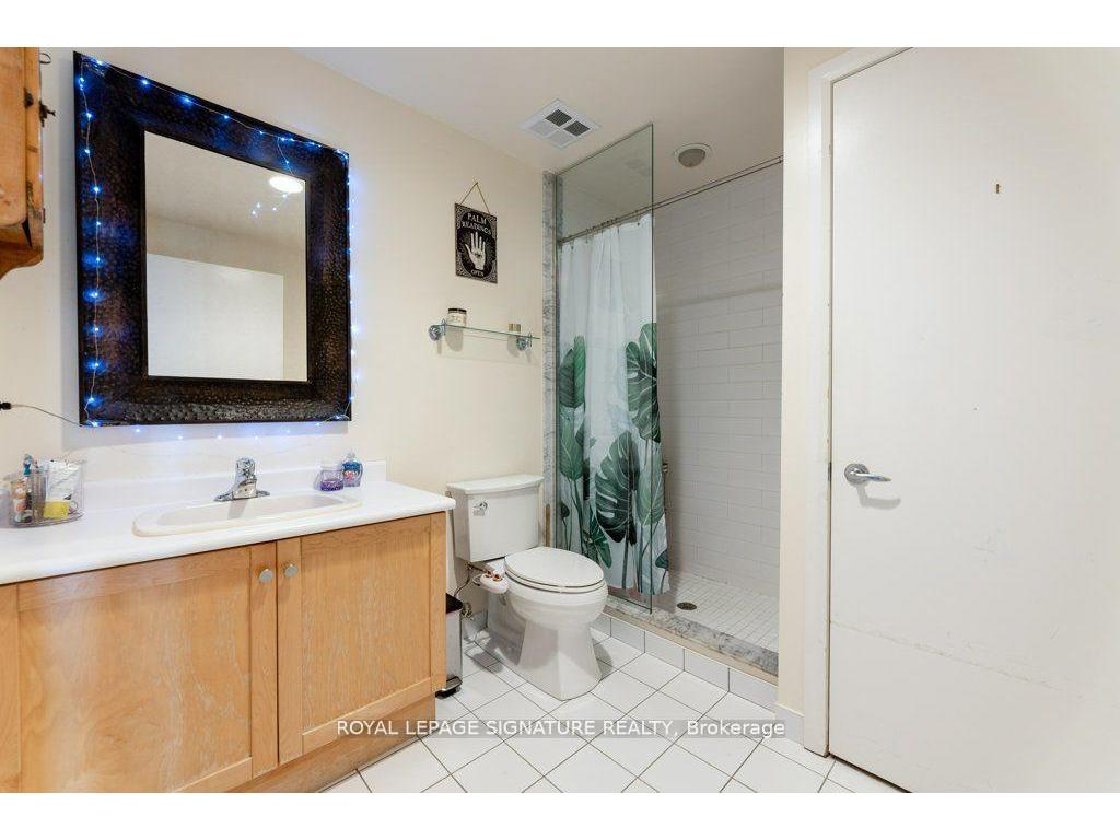 









700


King

Street West, 801,
Toronto,




ON
M5V 2Y6

