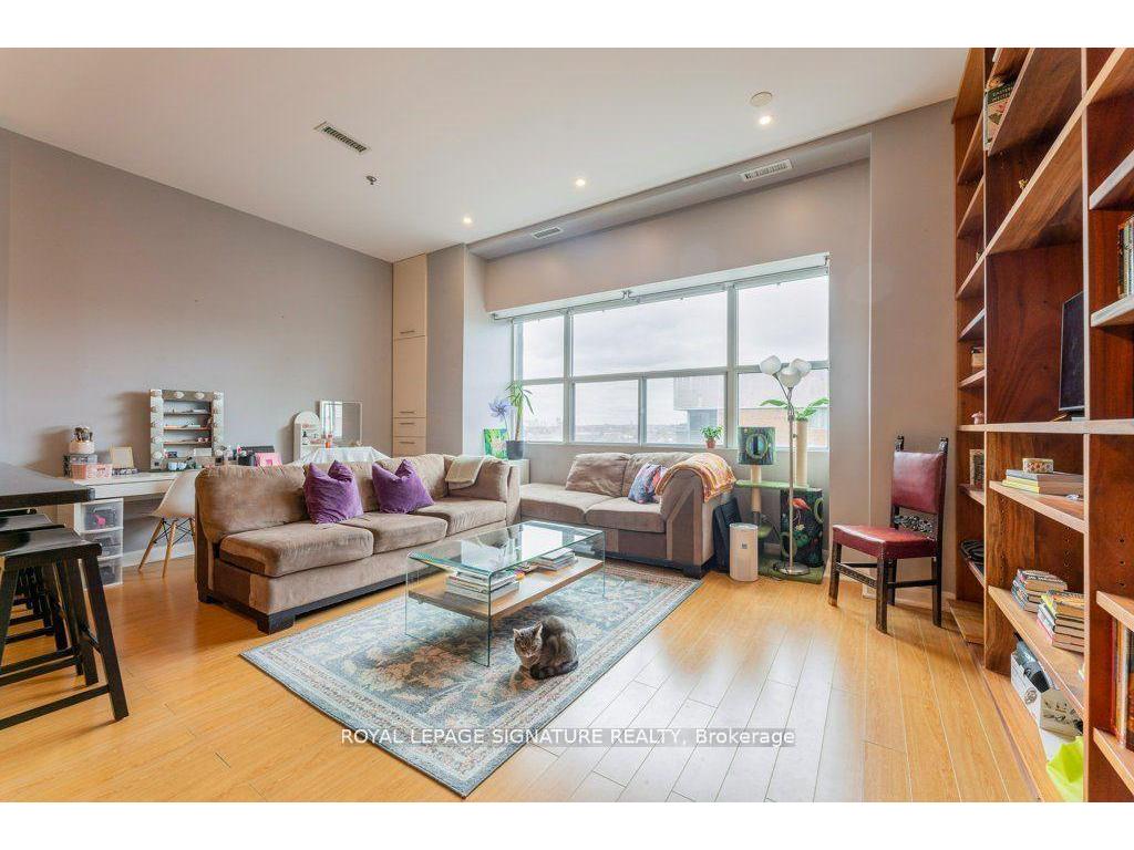 









700


King

Street West, 801,
Toronto,




ON
M5V 2Y6

