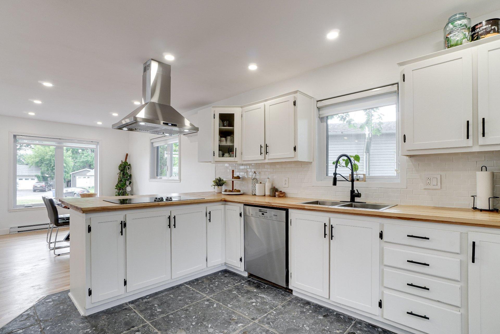 









42


Place Gaulin

,
L'Assomption,




QC
J5W1M2

