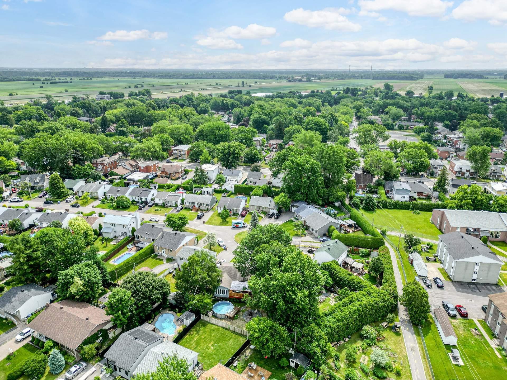 









42


Place Gaulin

,
L'Assomption,




QC
J5W1M2

