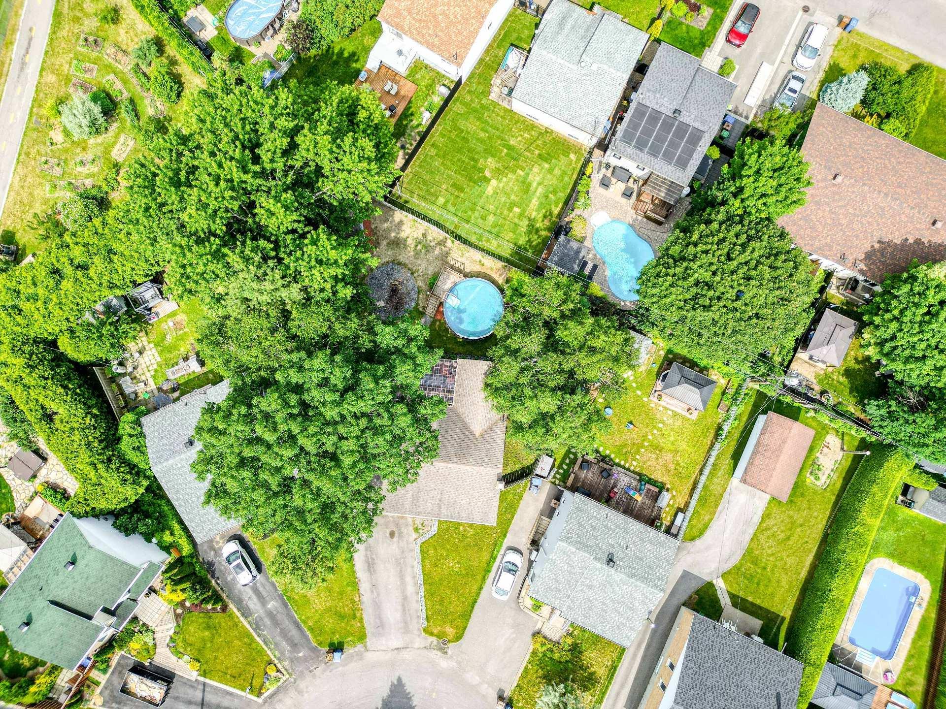 









42


Place Gaulin

,
L'Assomption,




QC
J5W1M2

