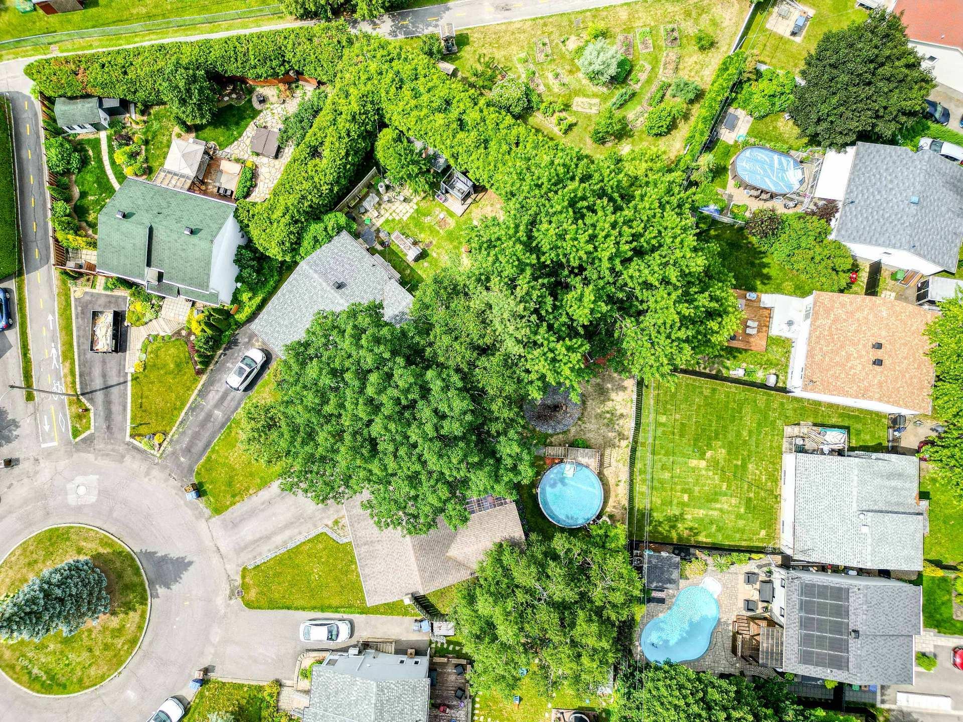 









42


Place Gaulin

,
L'Assomption,




QC
J5W1M2

