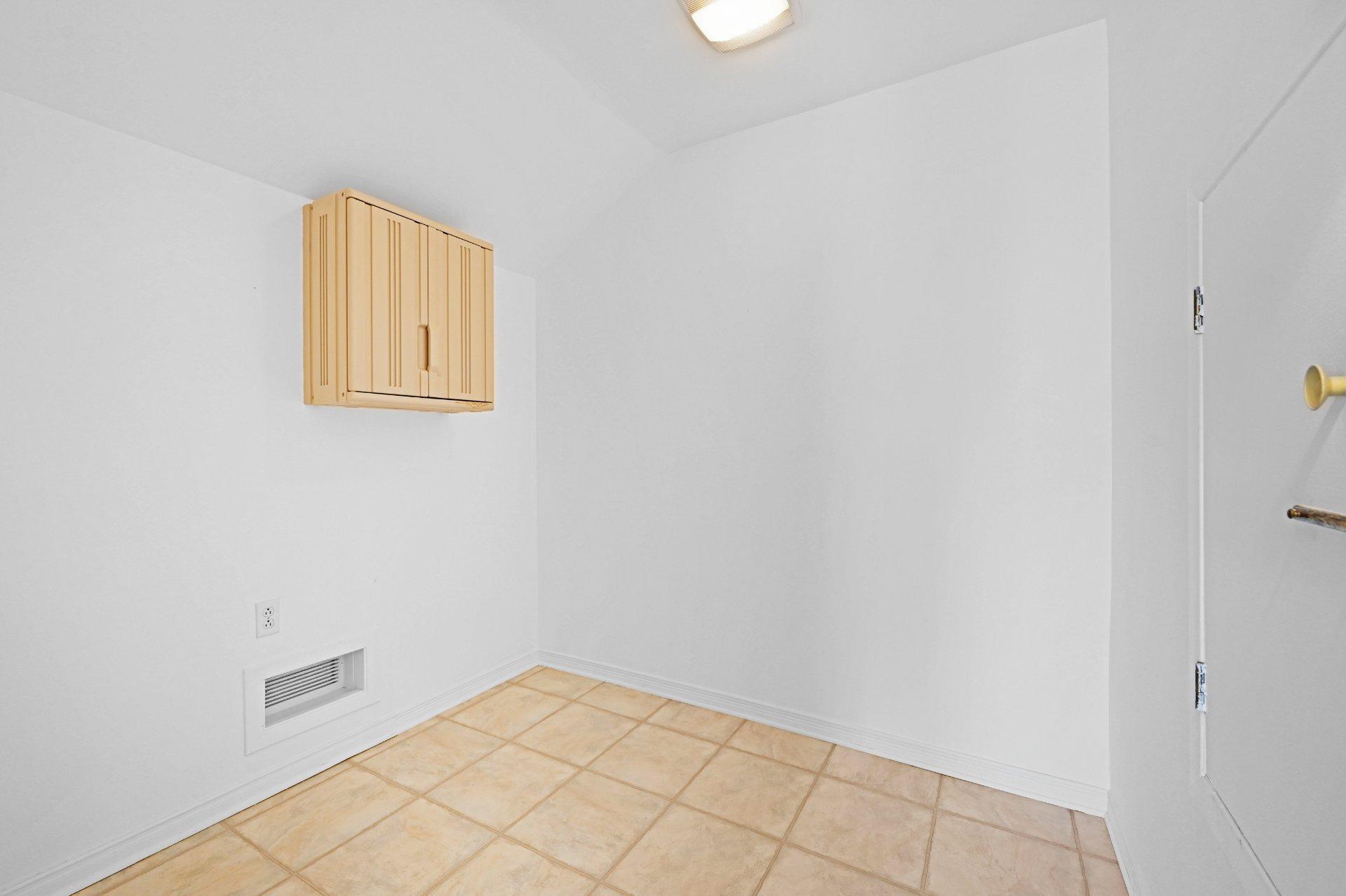 









646


Place Schumann

,
Brossard,




QC
J4X2N4

