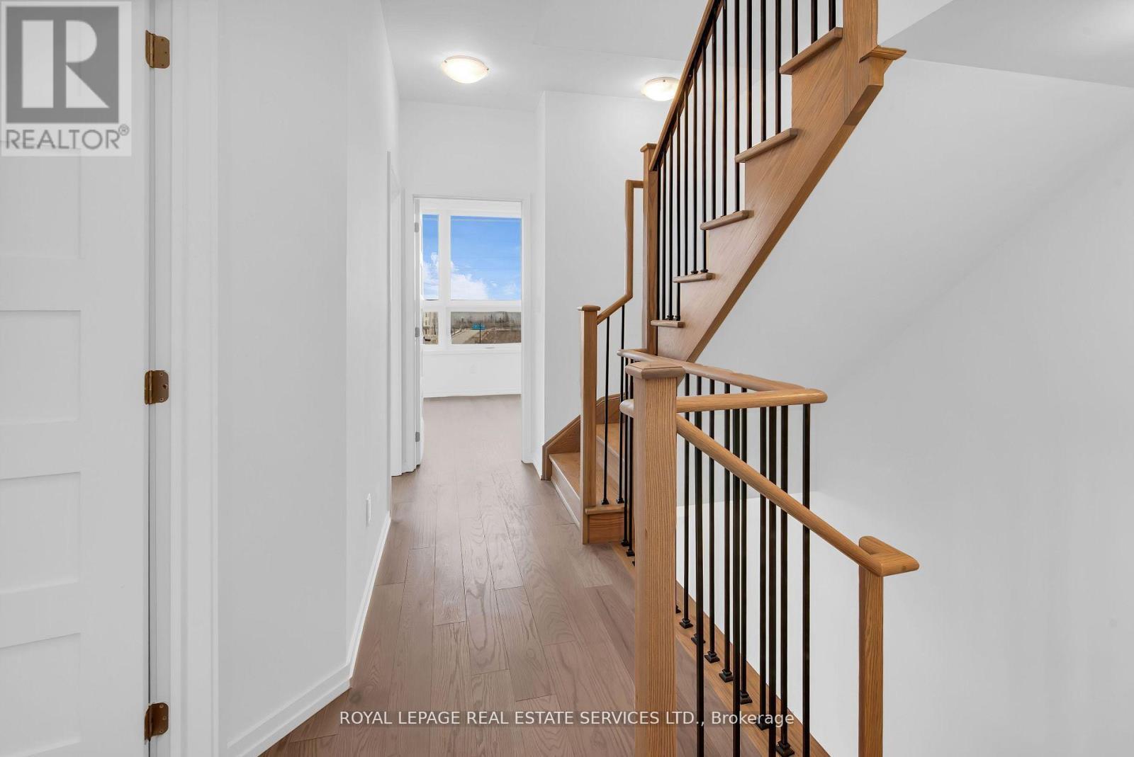 












3 - 18 LYTHAM GREEN CIRCLE

,
Newmarket,




Ontario
L3Y0H4

